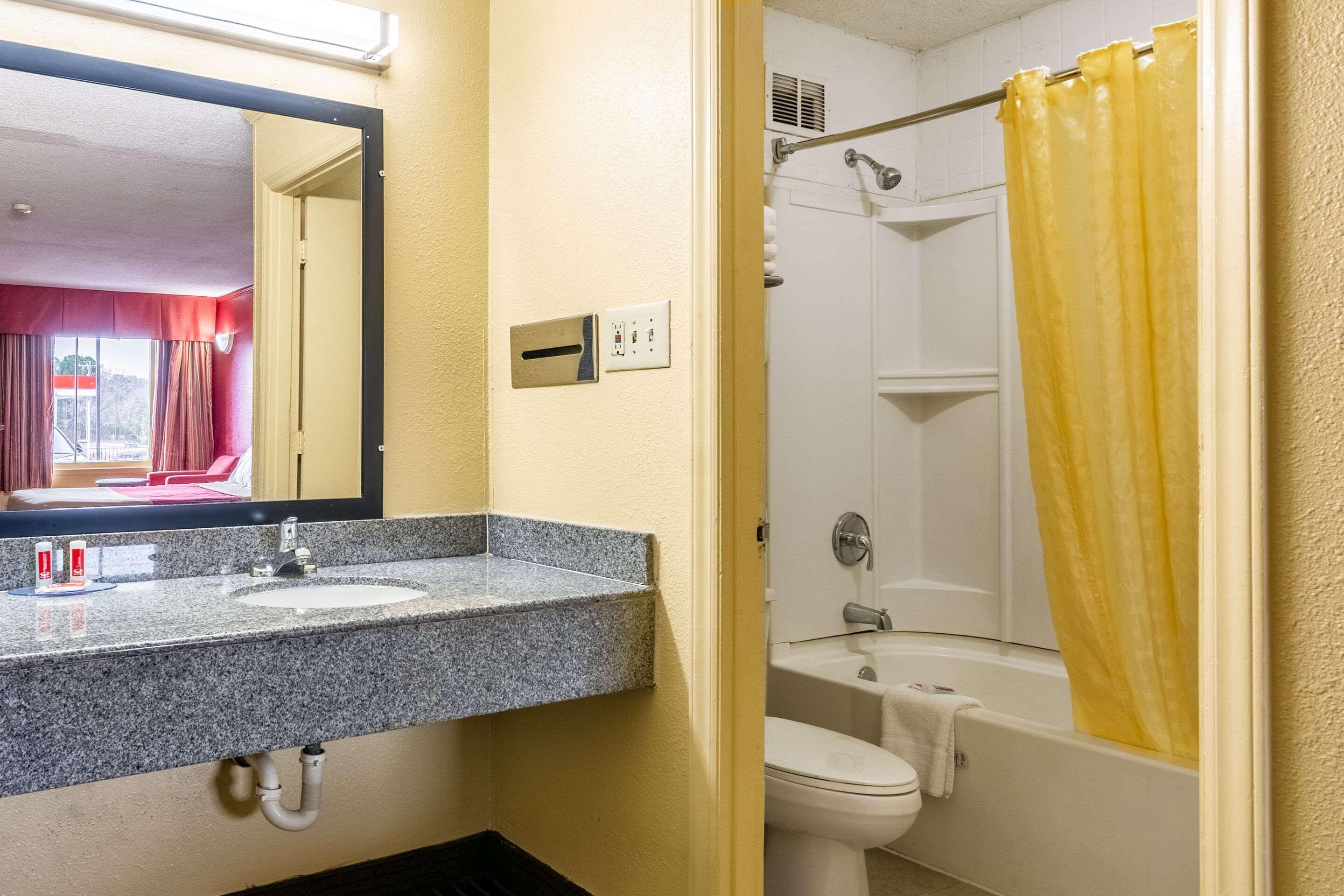 Econo Lodge Charlotte Airport Area Экстерьер фото