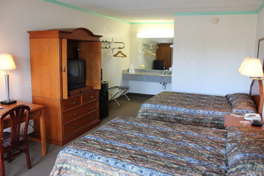 Econo Lodge Charlotte Airport Area Экстерьер фото