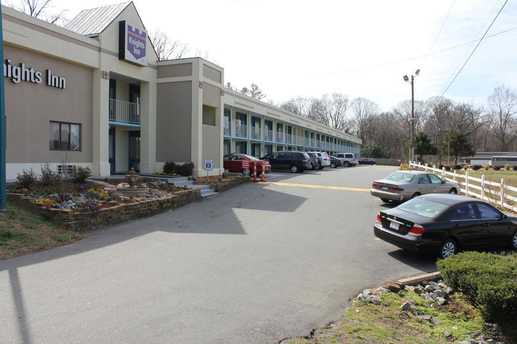 Econo Lodge Charlotte Airport Area Экстерьер фото