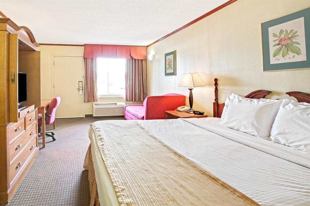 Econo Lodge Charlotte Airport Area Экстерьер фото