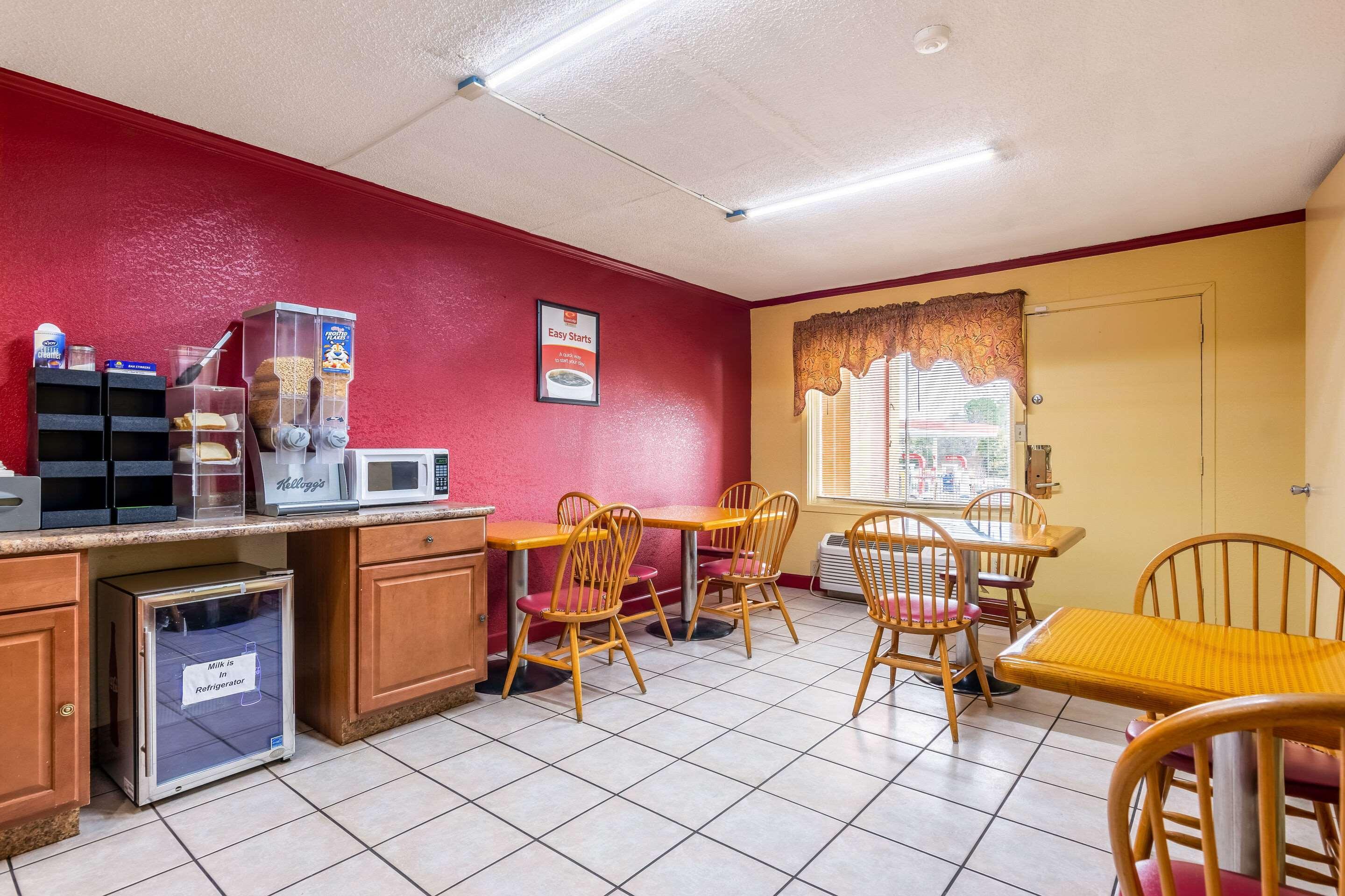 Econo Lodge Charlotte Airport Area Экстерьер фото