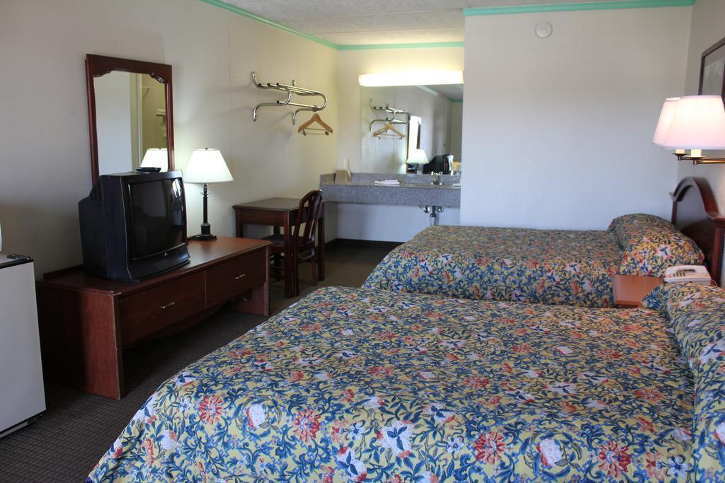 Econo Lodge Charlotte Airport Area Экстерьер фото