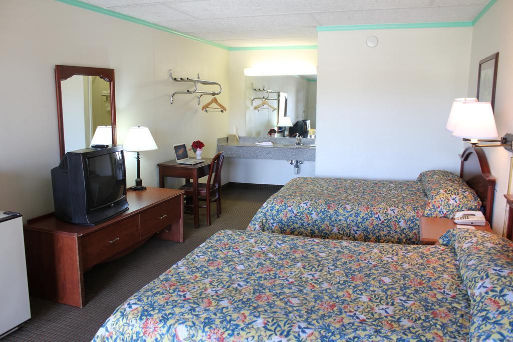 Econo Lodge Charlotte Airport Area Экстерьер фото