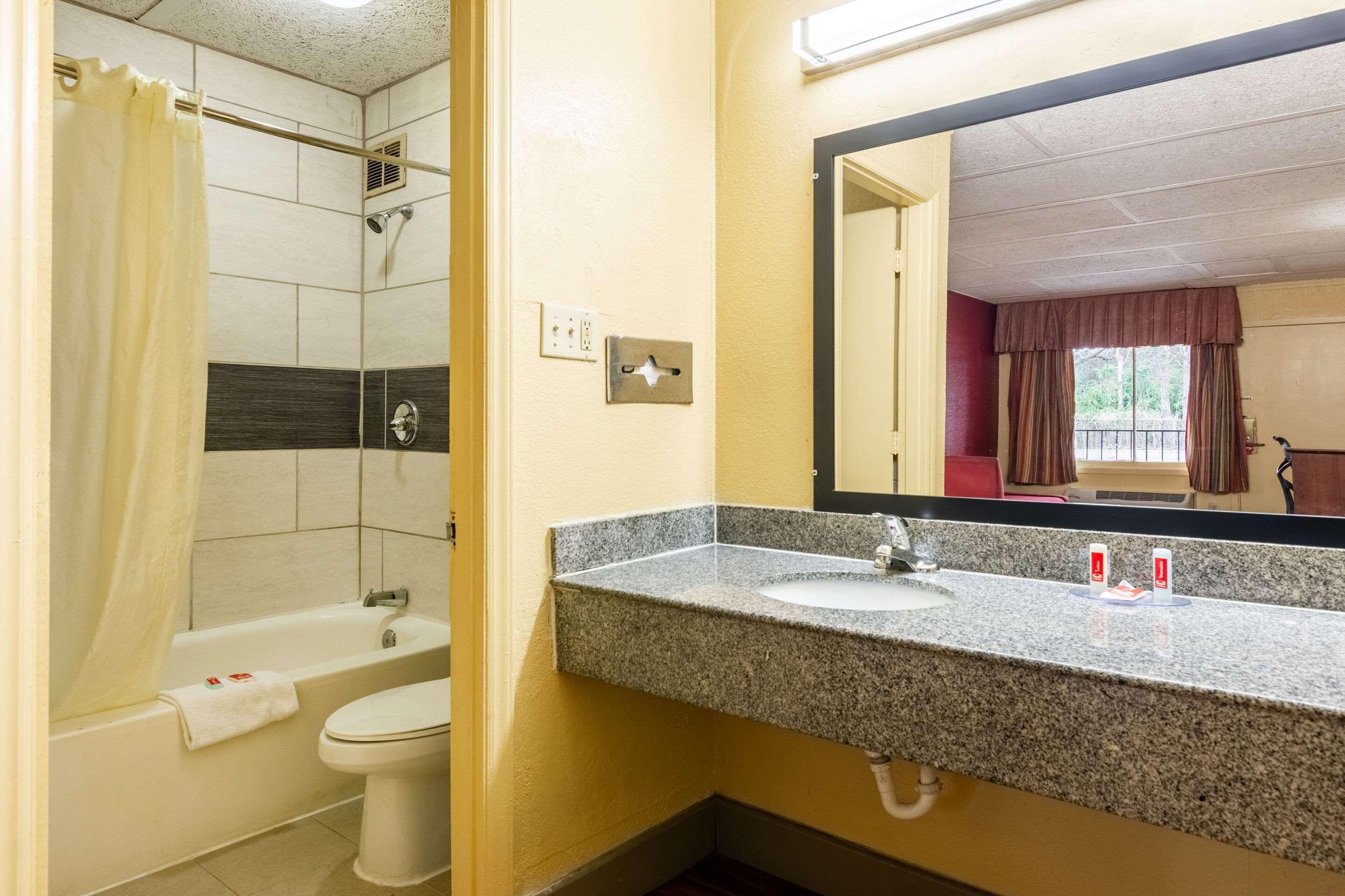 Econo Lodge Charlotte Airport Area Экстерьер фото