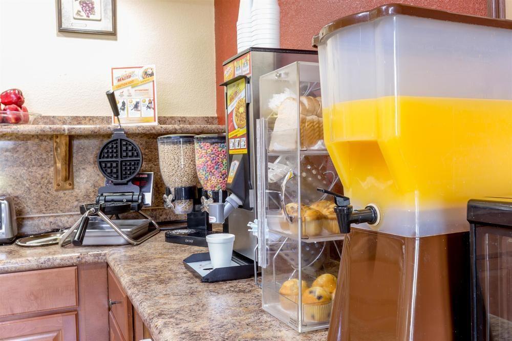 Econo Lodge Charlotte Airport Area Экстерьер фото