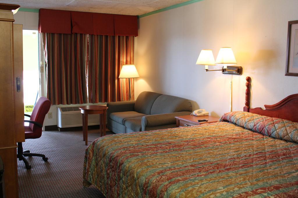 Econo Lodge Charlotte Airport Area Экстерьер фото