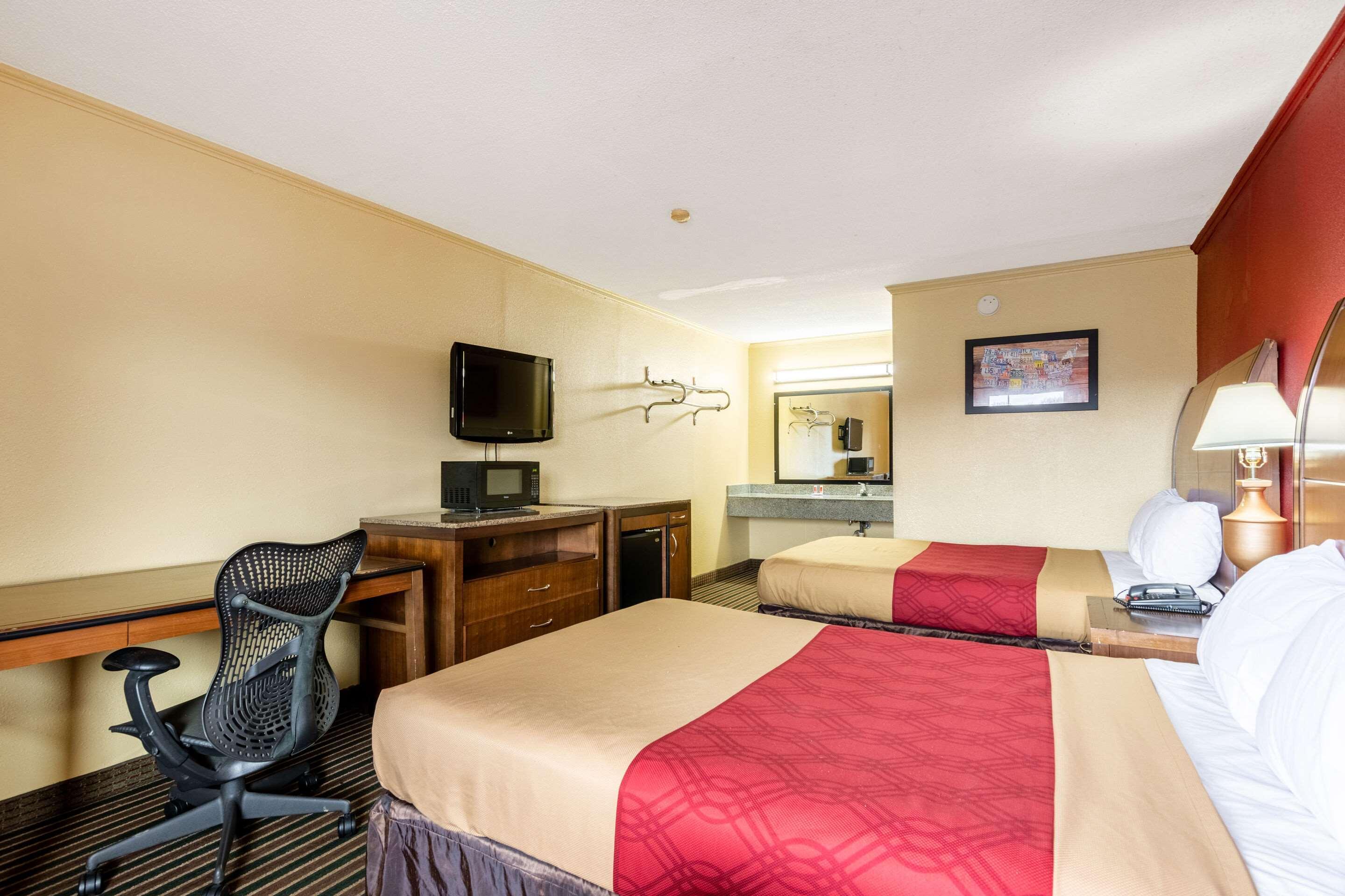 Econo Lodge Charlotte Airport Area Экстерьер фото